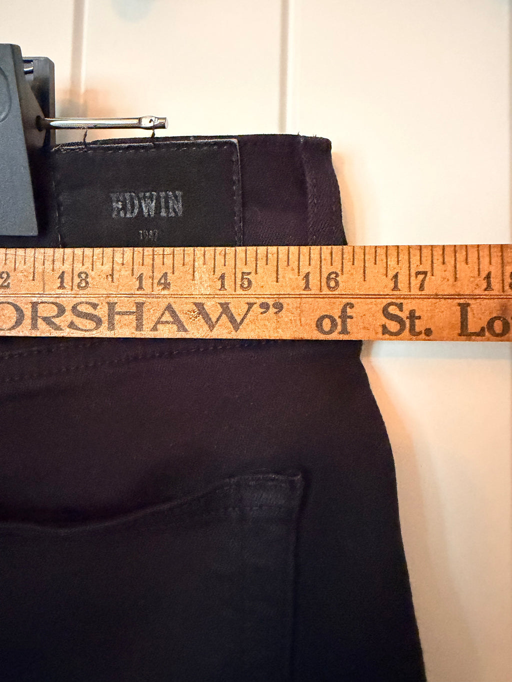 EDWIN Bree Black High Rise Straight Jeans Raw Hem Size 31