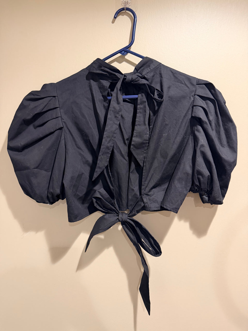 Boohoo Black Puff-Sleeve Crop Top with Tie Detail