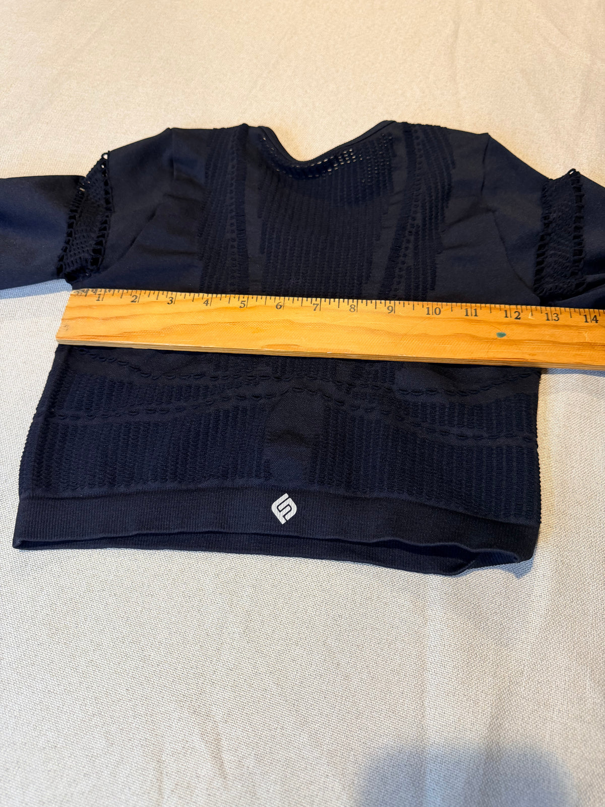 Fashion Nova Black Long Sleeve Cropped Knit Top