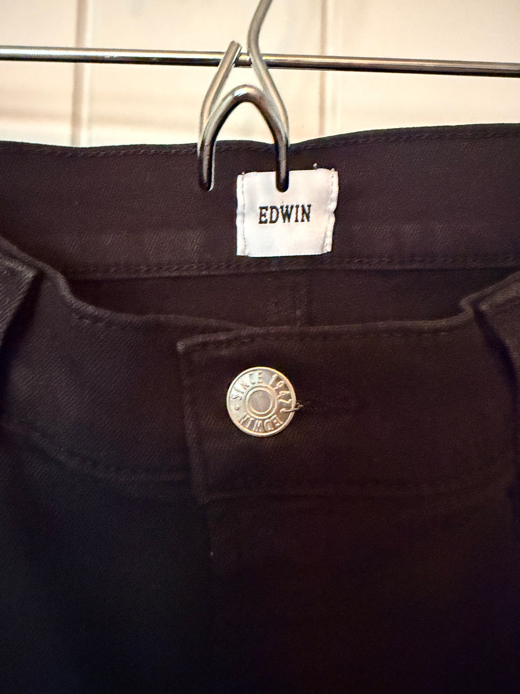 EDWIN Bree Black High Rise Straight Jeans Raw Hem Size 31