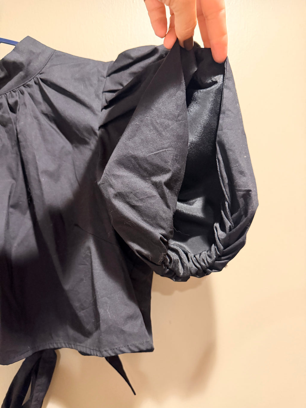 Boohoo Black Puff-Sleeve Crop Top with Tie Detail