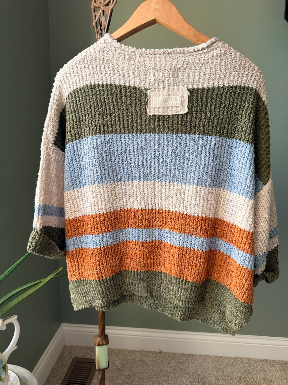 ee:some colorblock striped sweater back
