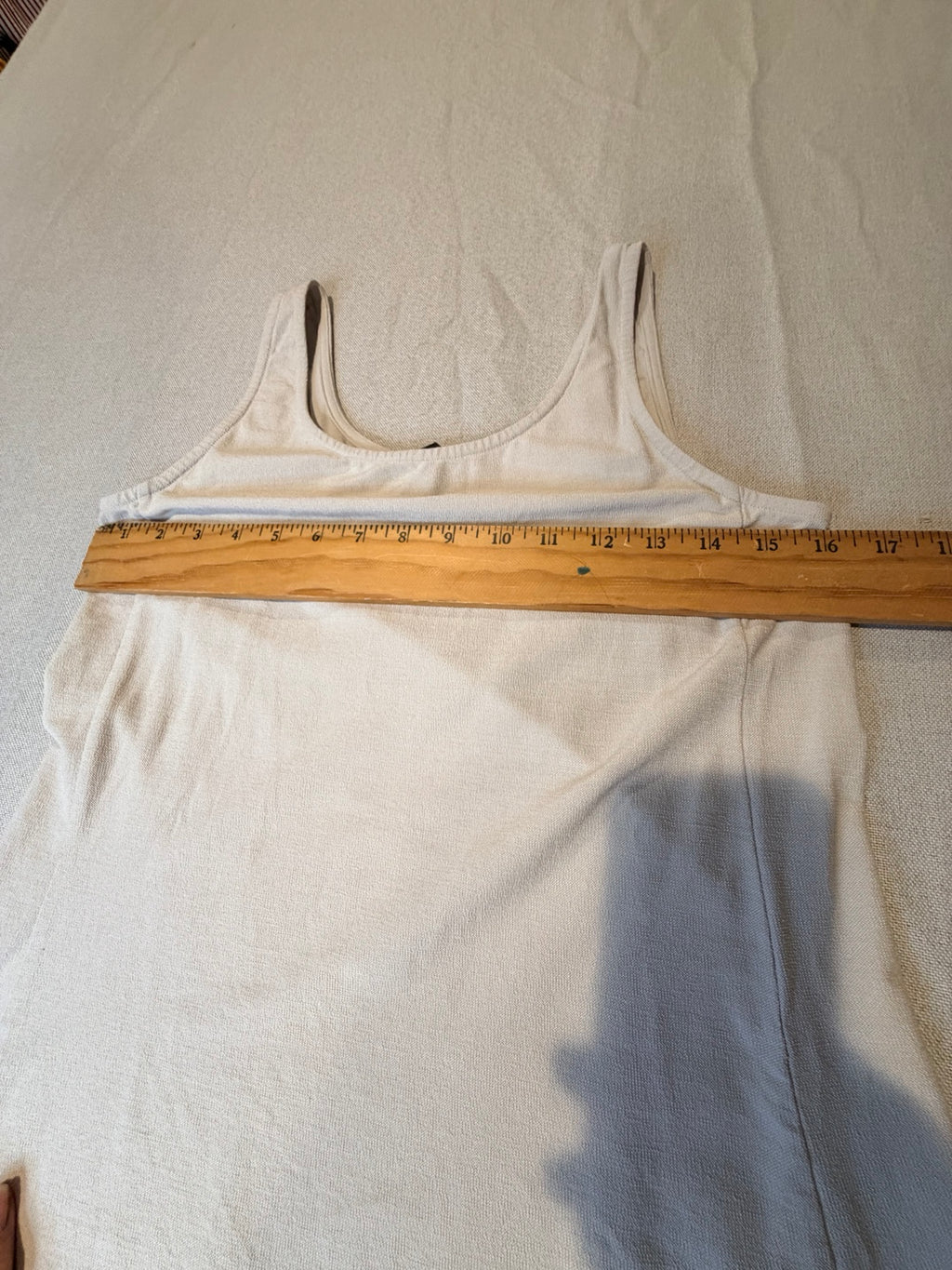 Eileen Fisher beige cream scoop neck tank top size XS flat bust measurement