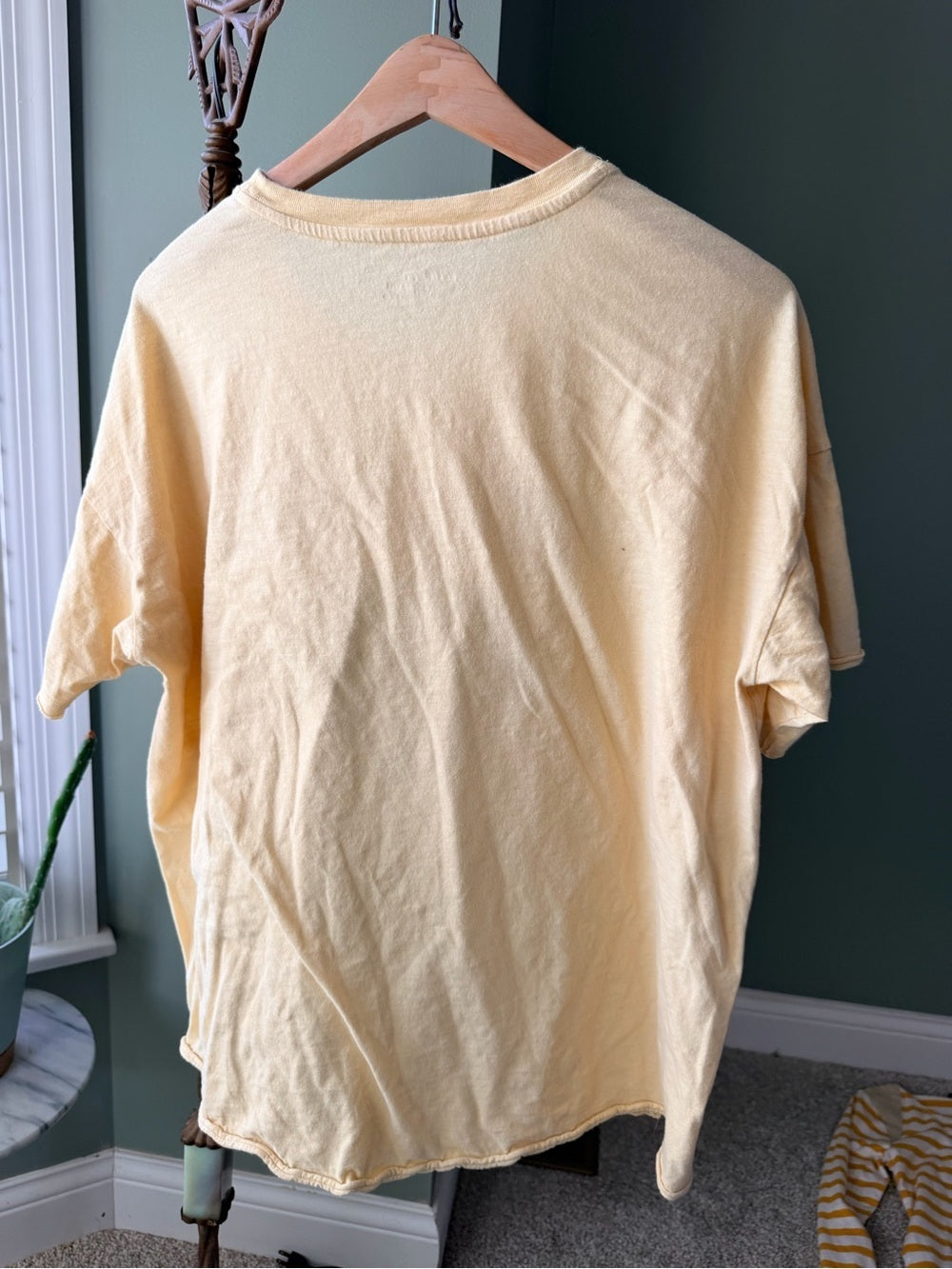 GT-0116 Aerie Shell Yeah Oversized Graphic Tee M Yellow Seashell Beach