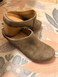 Dansko Brown Leather Clogs 39 Heeled Mules Wood Look Block Heel