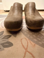 Dansko Brown Leather Clogs 39 Heeled Mules Wood Look Block Heel