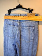 Women’s Light Blue Straight-Leg Jeans with Subtle Distressing