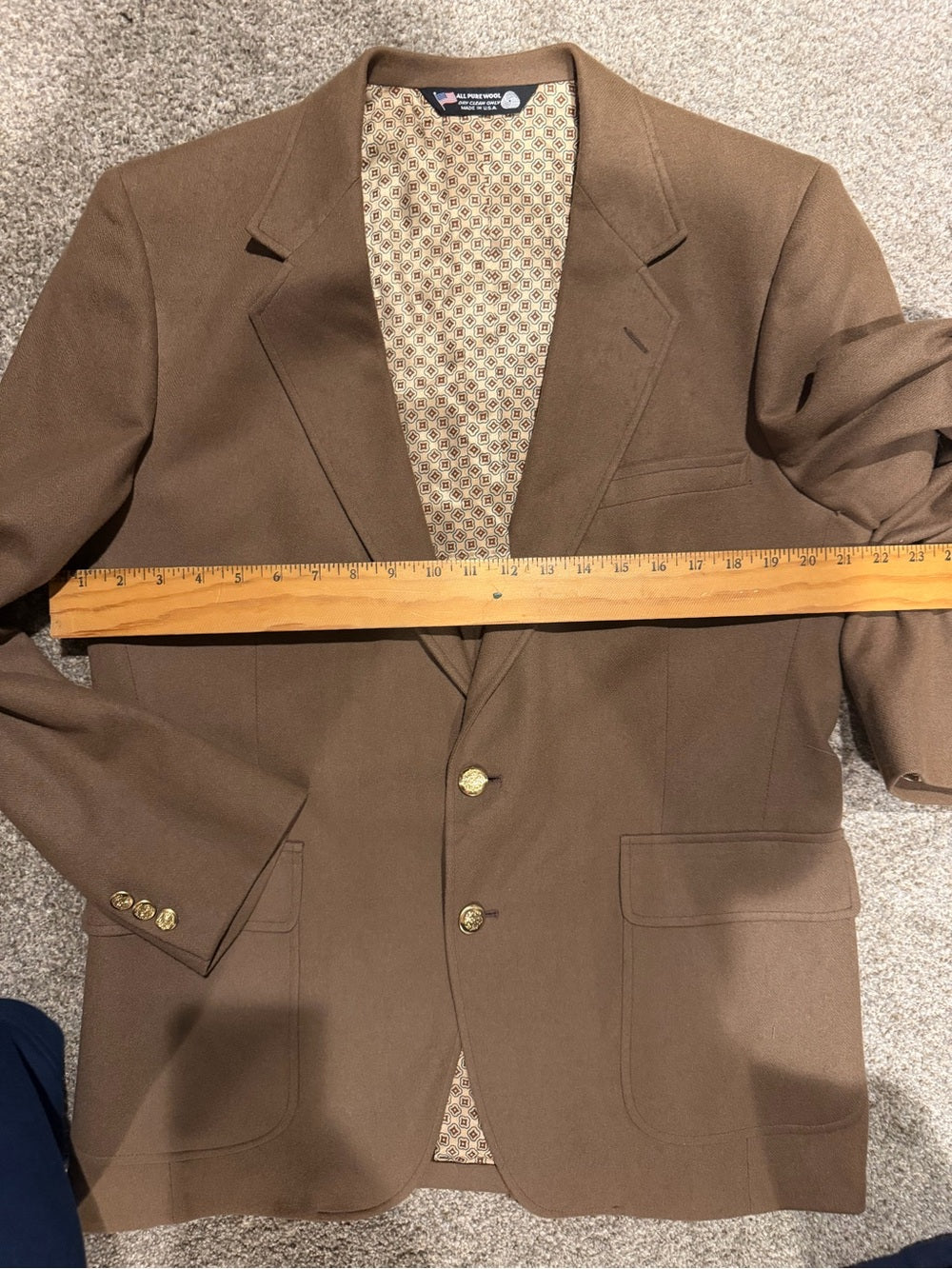 Vintage USA Made 100% Wool Brown Blazer Gold Crest Buttons Men’s L