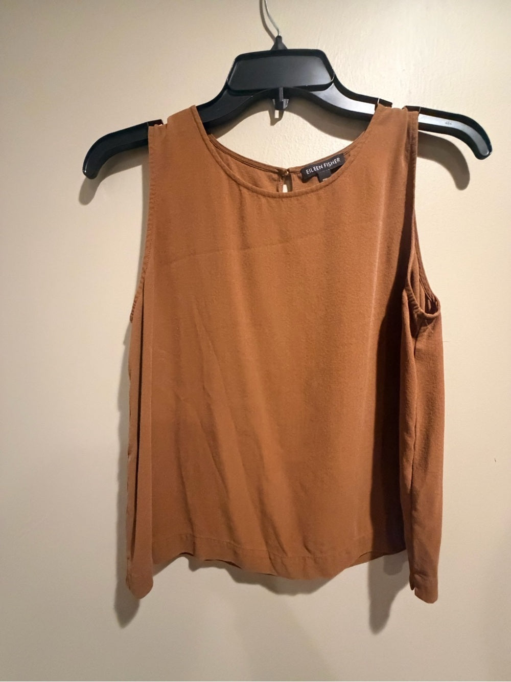GT-0016 Eileen Fisher 100% Silk Sleeveless Blouse – XS – Rust/Cognac Brown