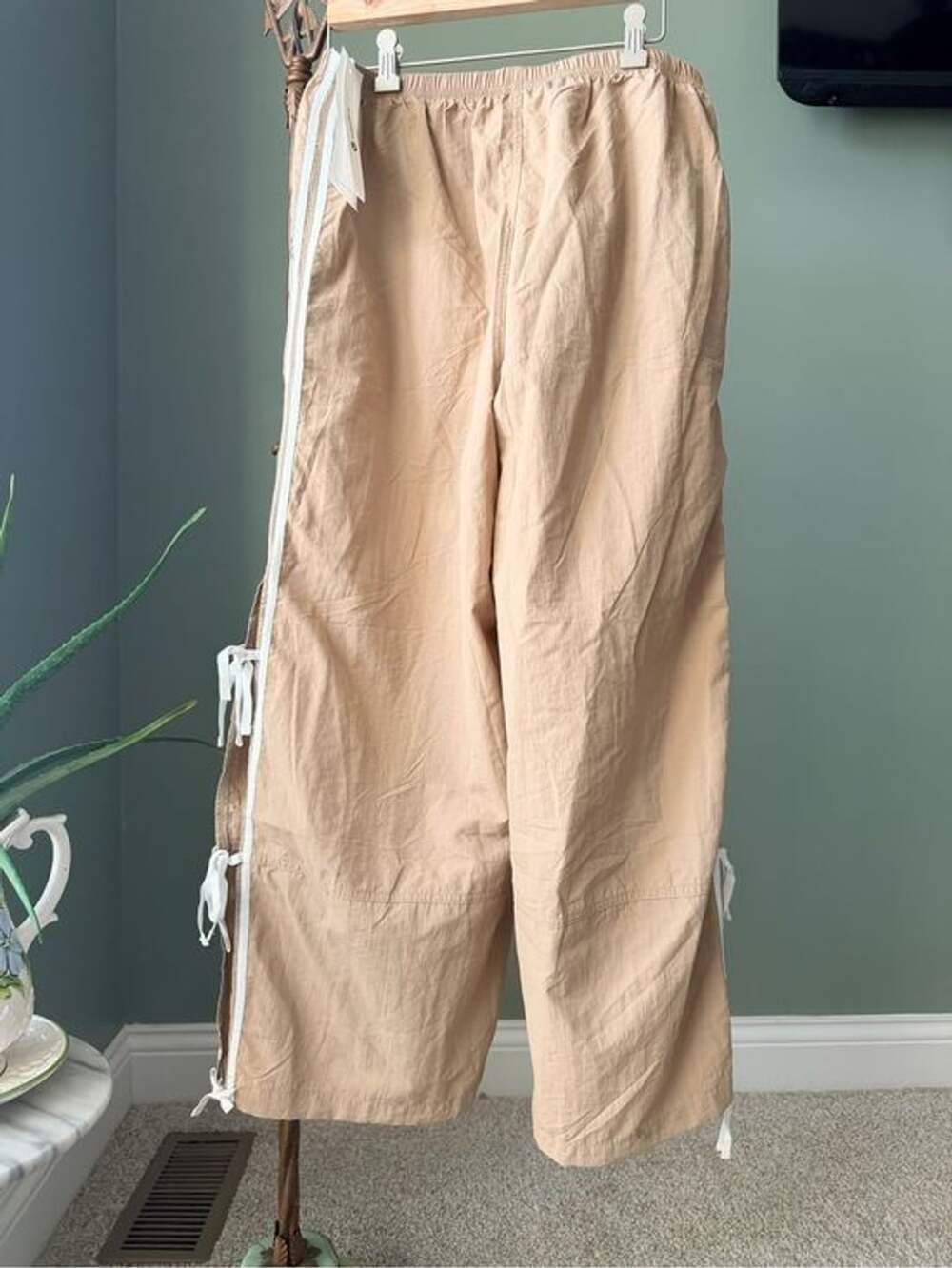 0022-NWT Fisoew Khaki Parachute Cargo Pants Side Tie Wide Leg Size L