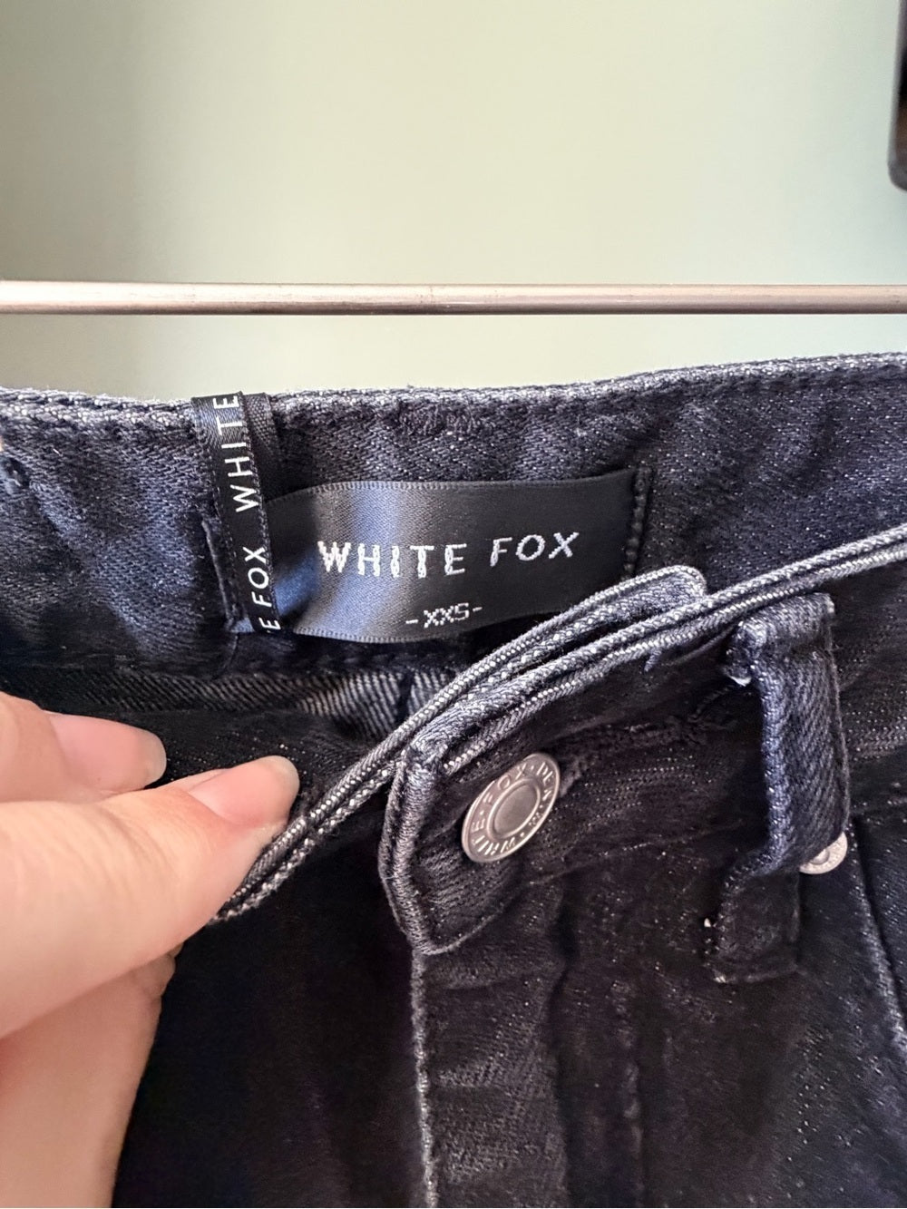 NWT White Fox Black Distressed High Rise Straight Leg Jeans XXS