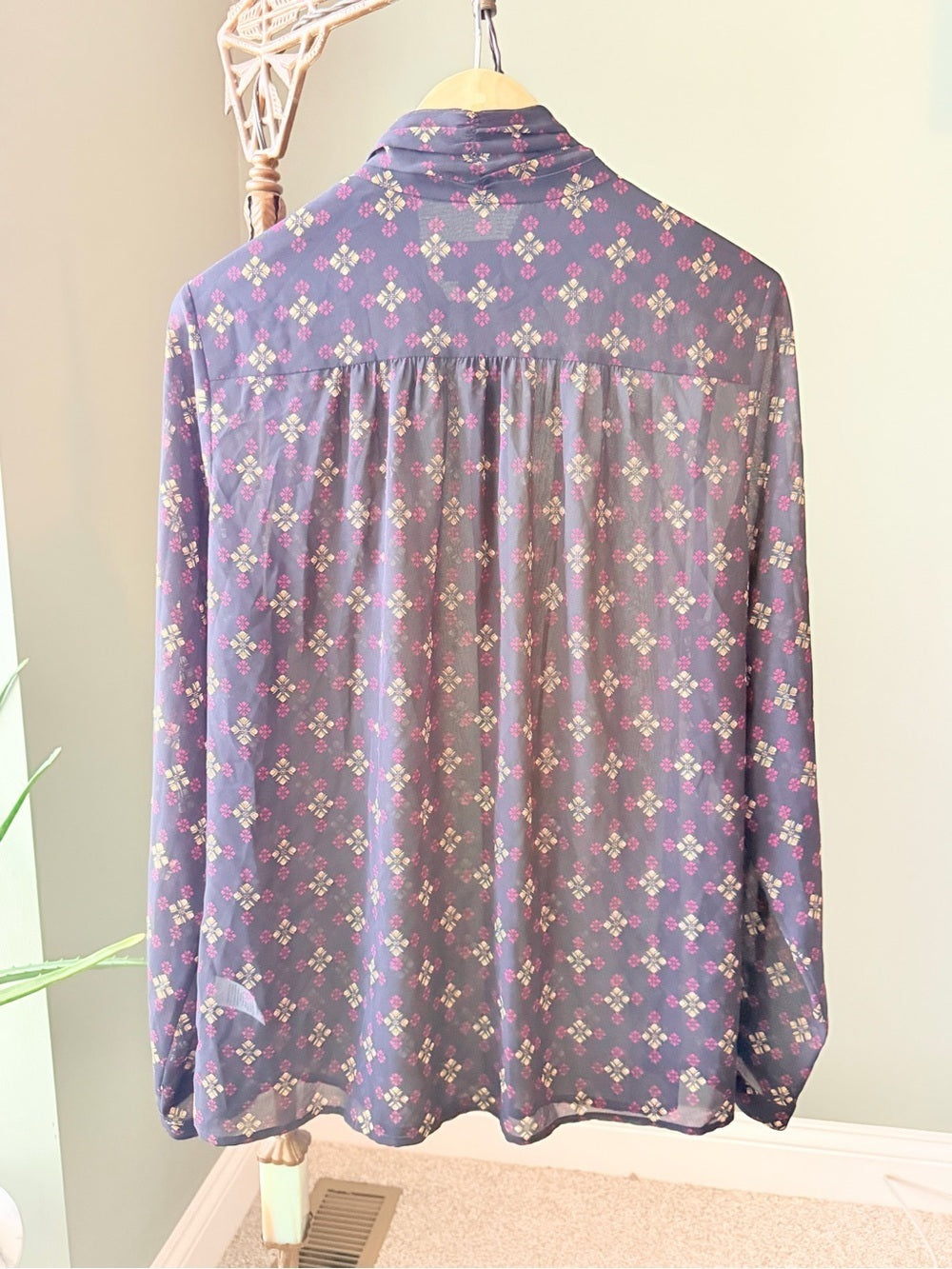 GT-0186 Pendleton Floral Sheer Blouse 12 Navy High Neck Button Back Long Sleeve