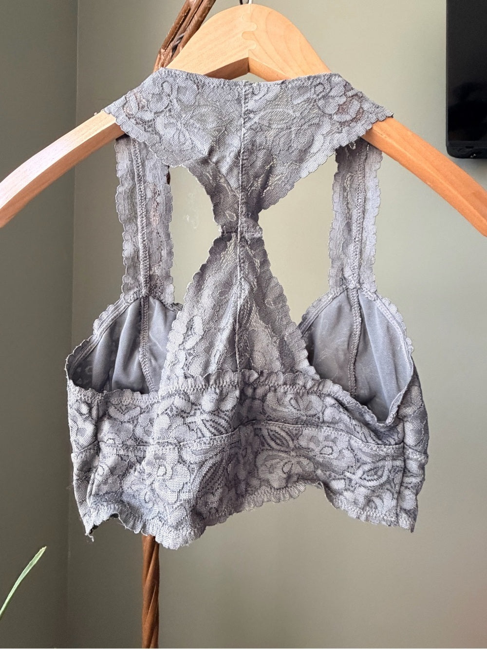 0026-Free People Intimately Lace Racerback Bralette Gray XS