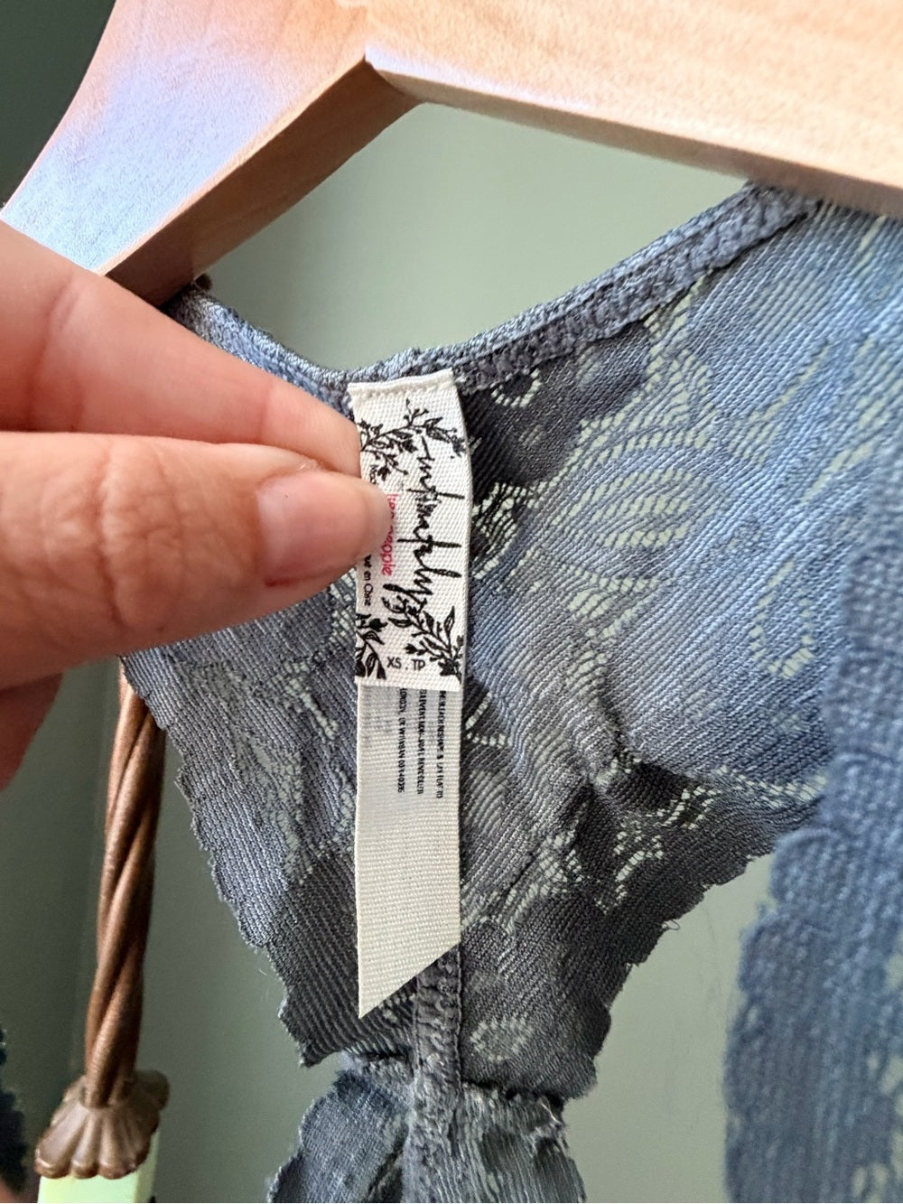 0026-Free People Intimately Lace Racerback Bralette Gray XS