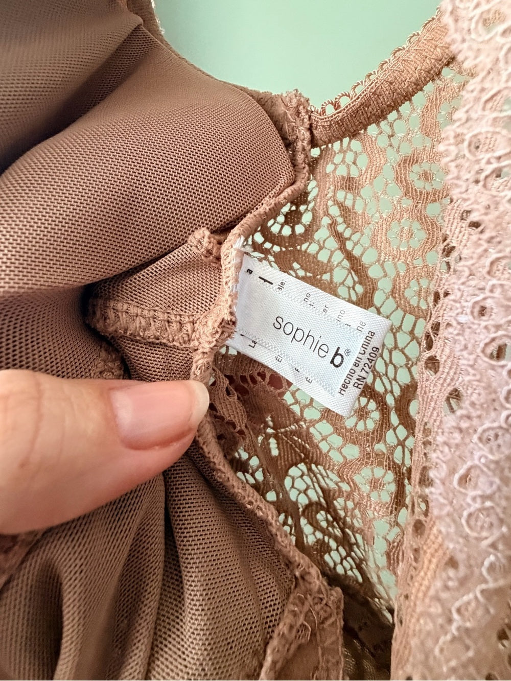 GT-0024-Sophie B Mauve Lace Deep V Bodysuit Small
