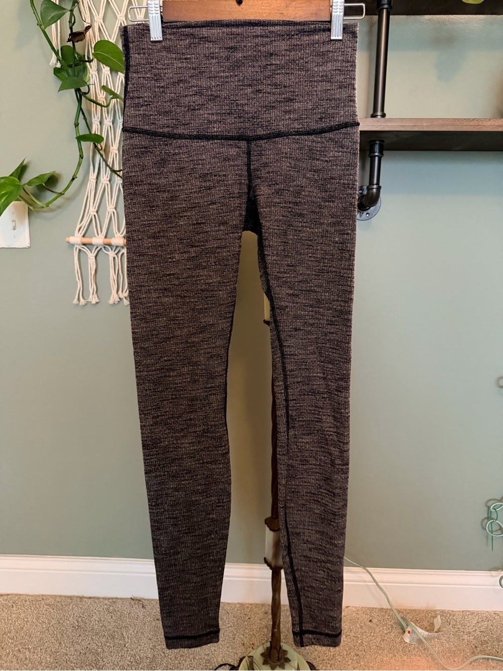 GT-0057 Lululemon High Rise Knit Leggings Heathered Black Gray Size 6