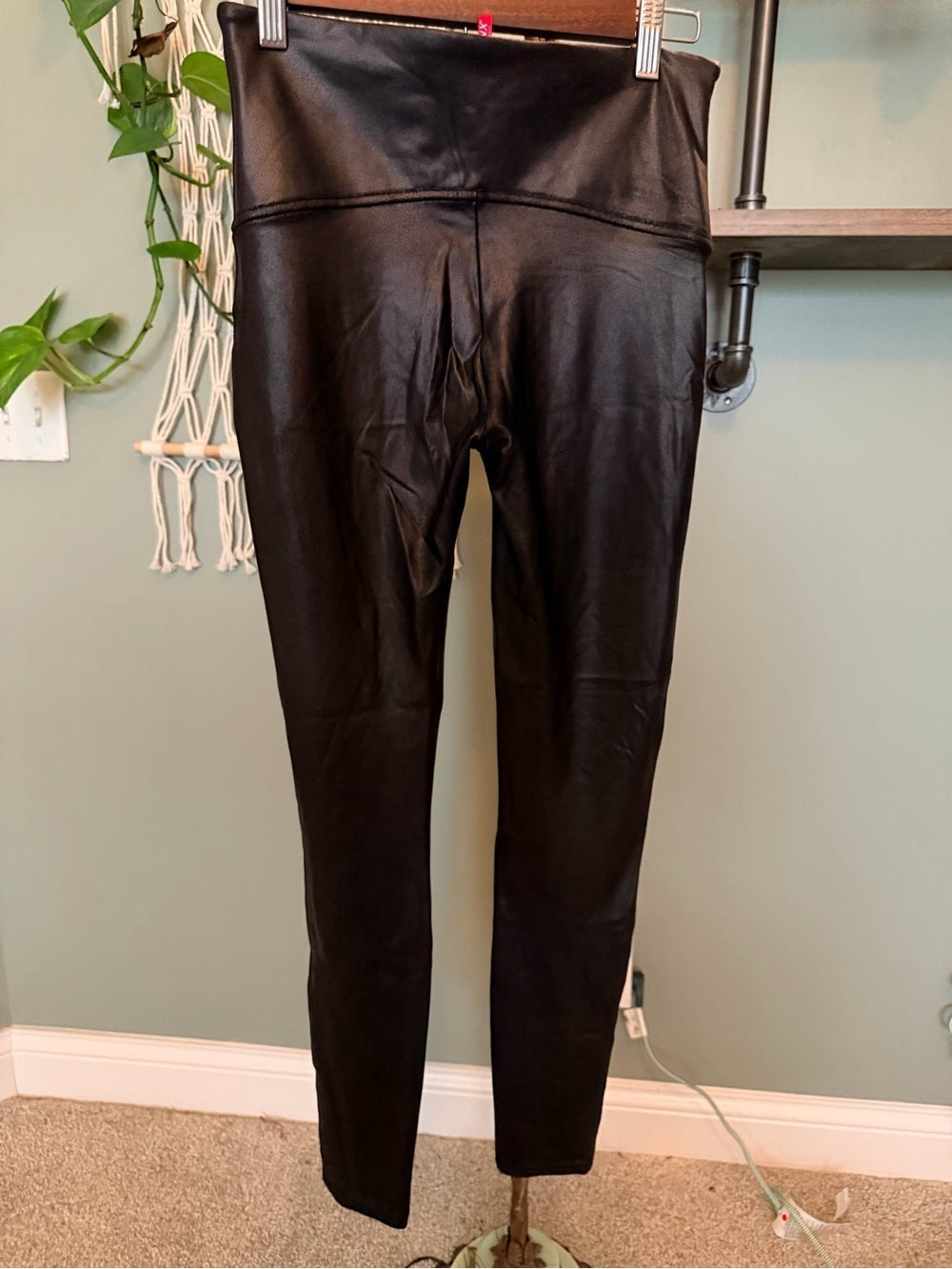GT-0059 SPANX Faux Leather High Waisted Leggings Black Large