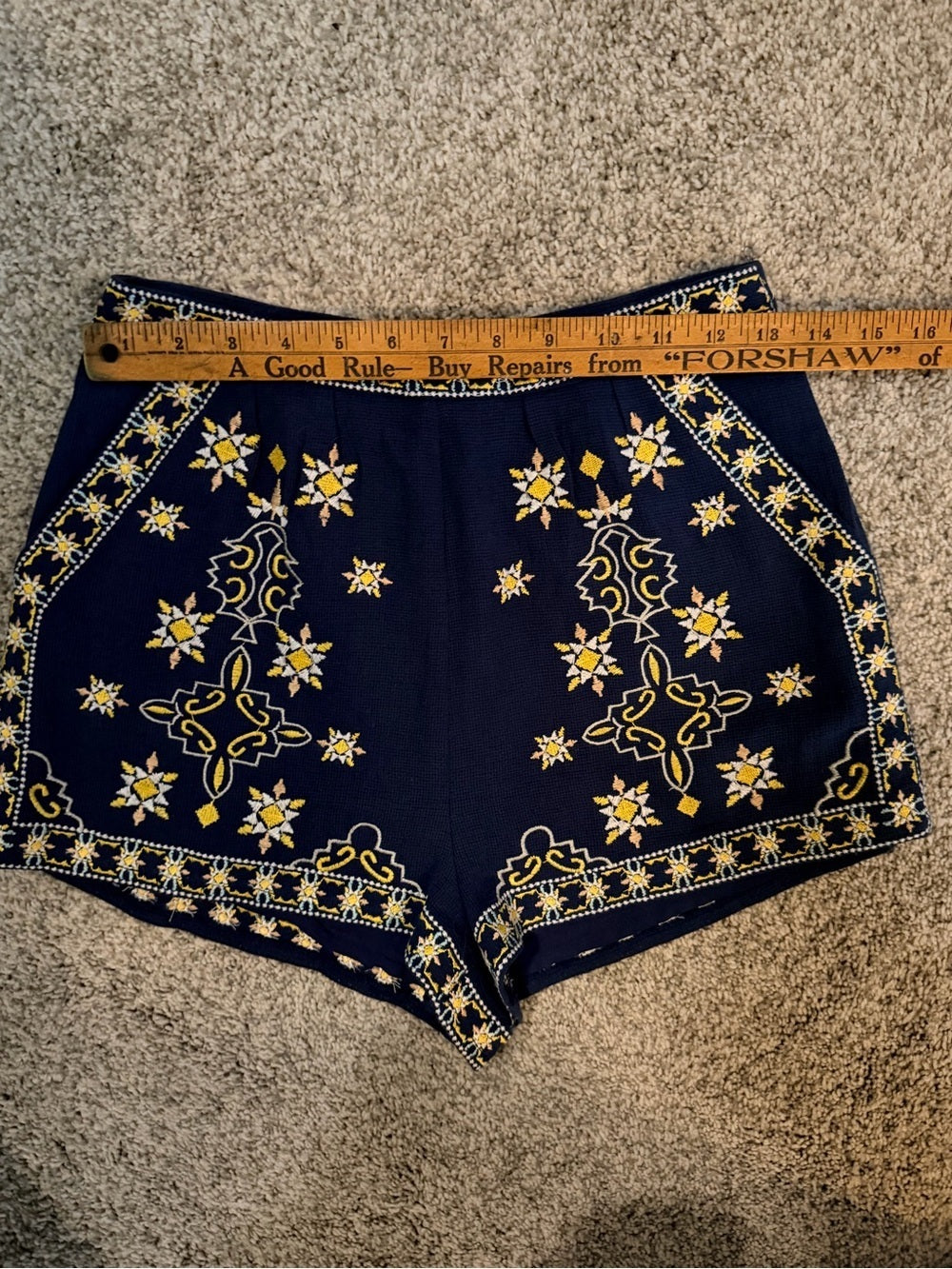 GT-0069 The Clothing Company Embroidered Navy High-Waisted Shorts Size S