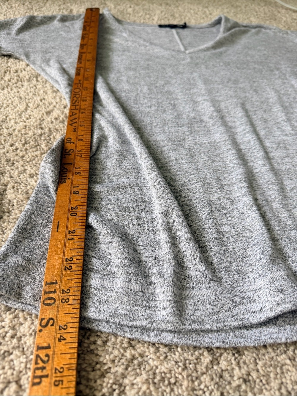 Rag & Bone / JEAN Gray V-Neck Long Sleeve Top – Size Small