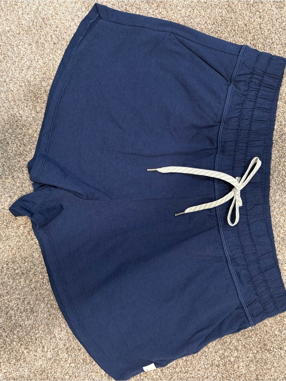 GT-0160 Vuori Navy Pull On Athletic Shorts Drawstring Dolphin Hem Pockets