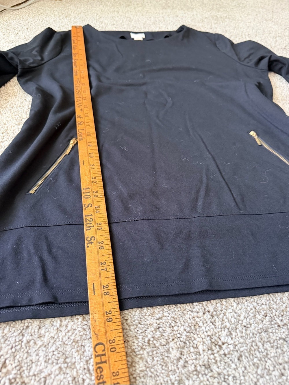 GT-0092 Chico’s Black Tunic Dress Size 2 Gold Zip Pockets Stretch