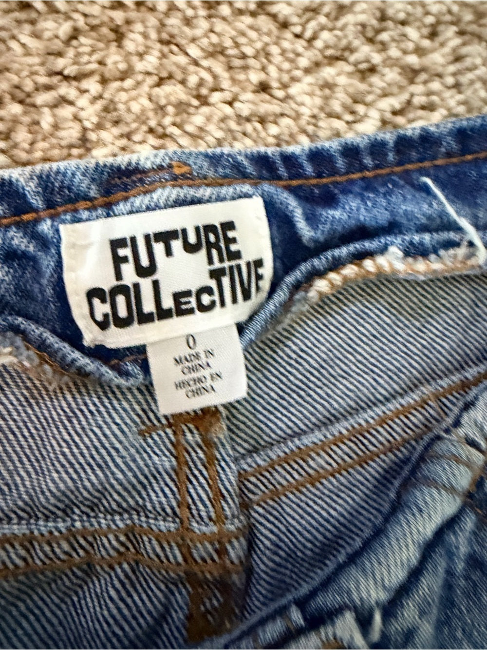 GT-0107 Future Collective High Rise Paneled Straight Jeans Size 0 Medium Wash