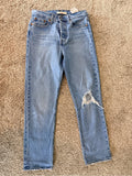 GT-0108 Levi’s Premium Wedgie Straight Jeans 26 High Rise Distressed Light Wash