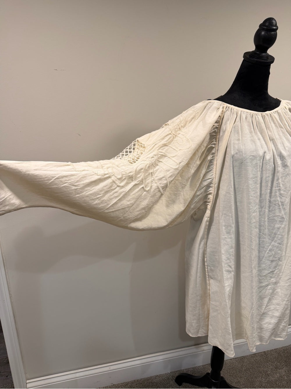 GT-0165 H&M Cream Boho Embroidered Crochet Sleeve Shift Dress M Peasant