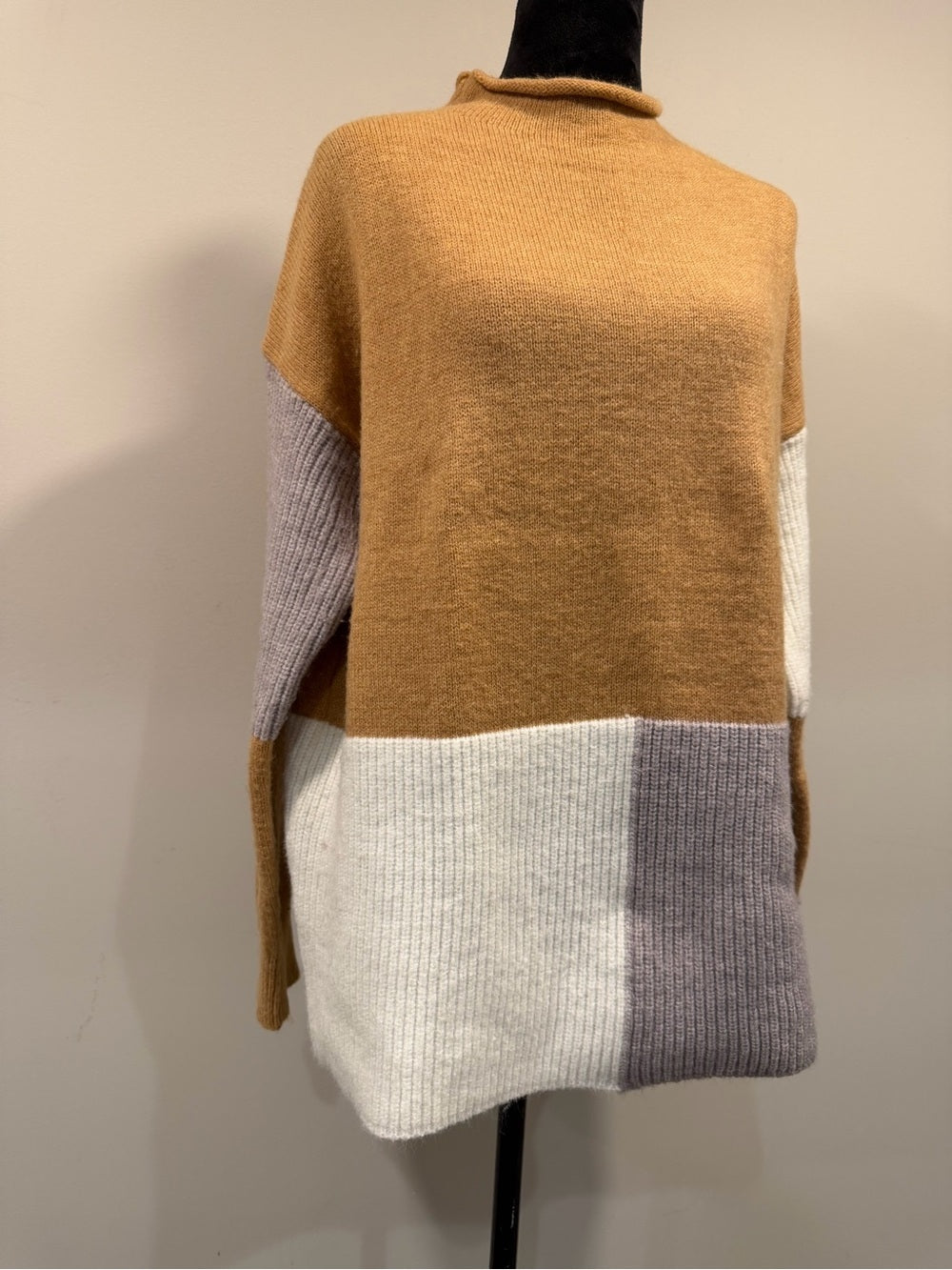 GT-0167 Angashion Colorblock Mock Neck Sweater M Camel Gray Cream Oversized