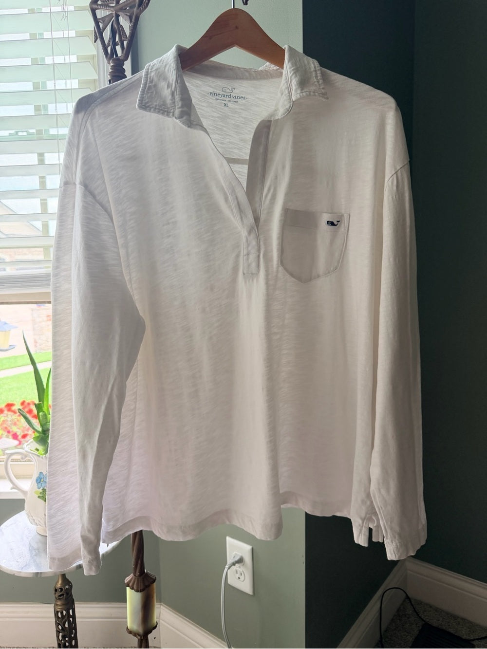 GT0038 Vineyard Vines White Slub Cotton Long Sleeve Polo – Women’s XL