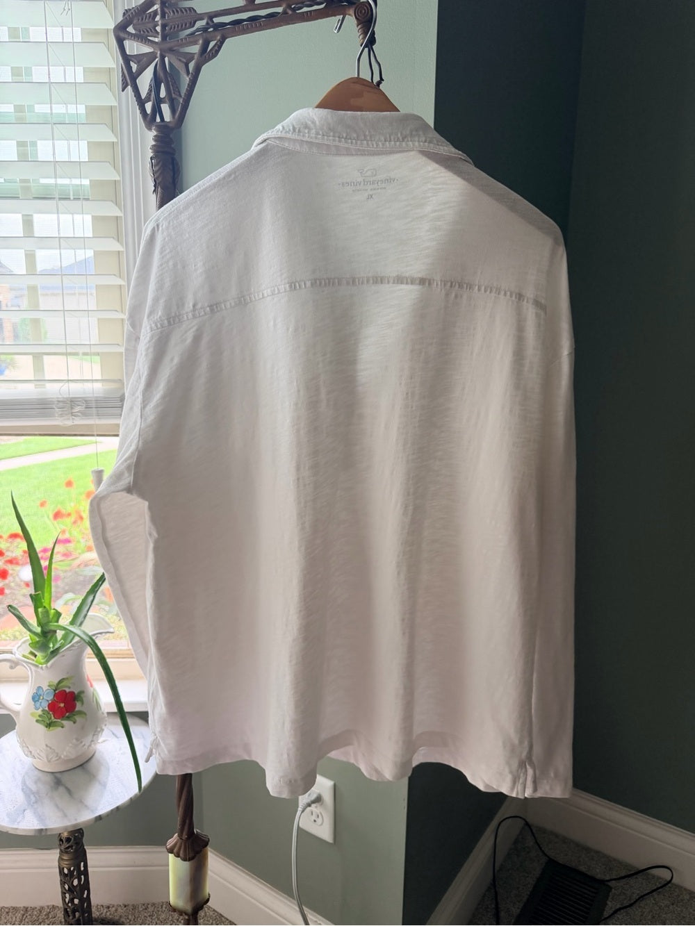 GT0038 Vineyard Vines White Slub Cotton Long Sleeve Polo – Women’s XL