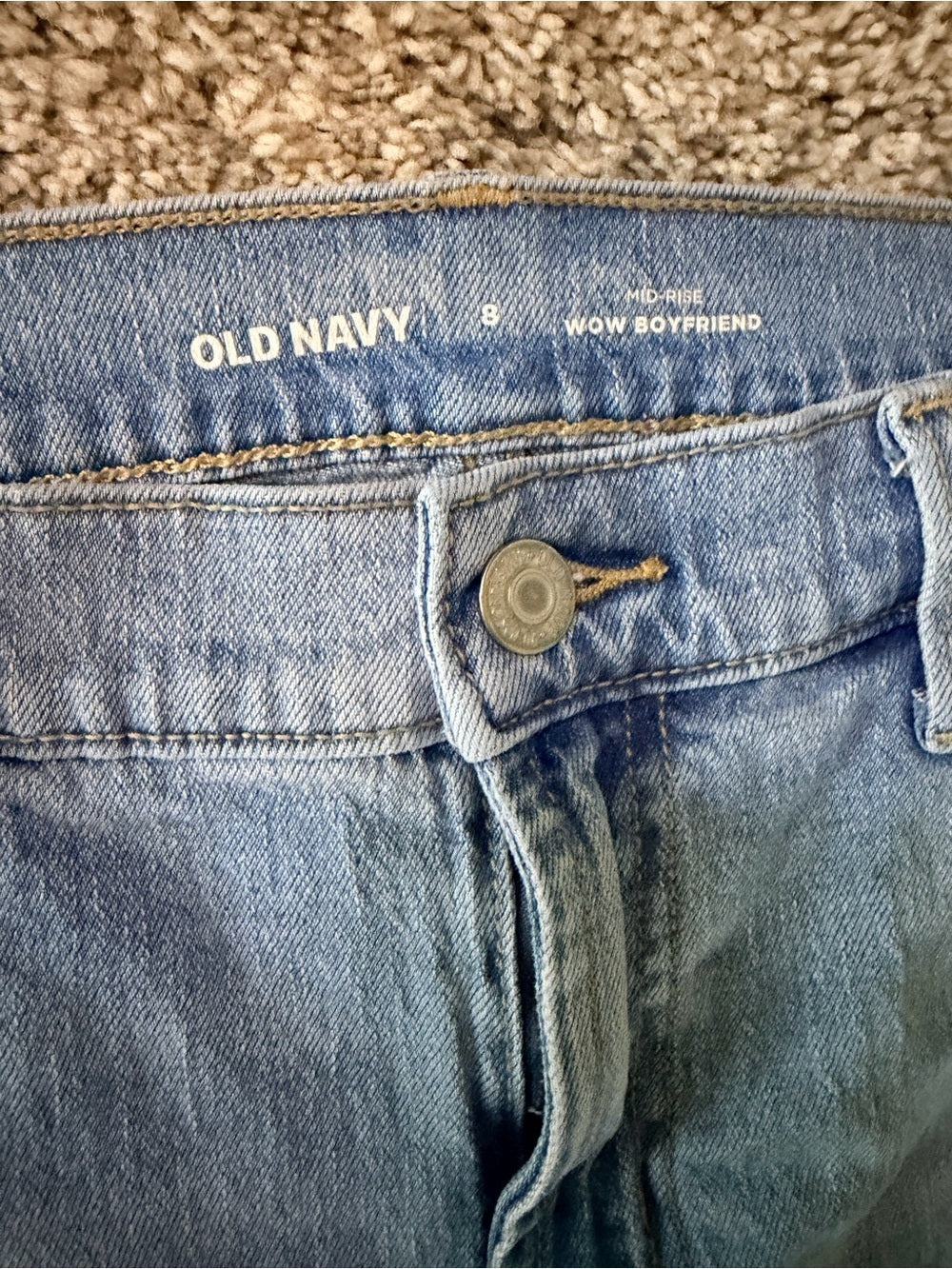 GT-0111 Old Navy WOW Boyfriend Jeans 8 Mid Rise Light Wash Straight Leg