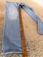 GT-0111 Old Navy WOW Boyfriend Jeans 8 Mid Rise Light Wash Straight Leg