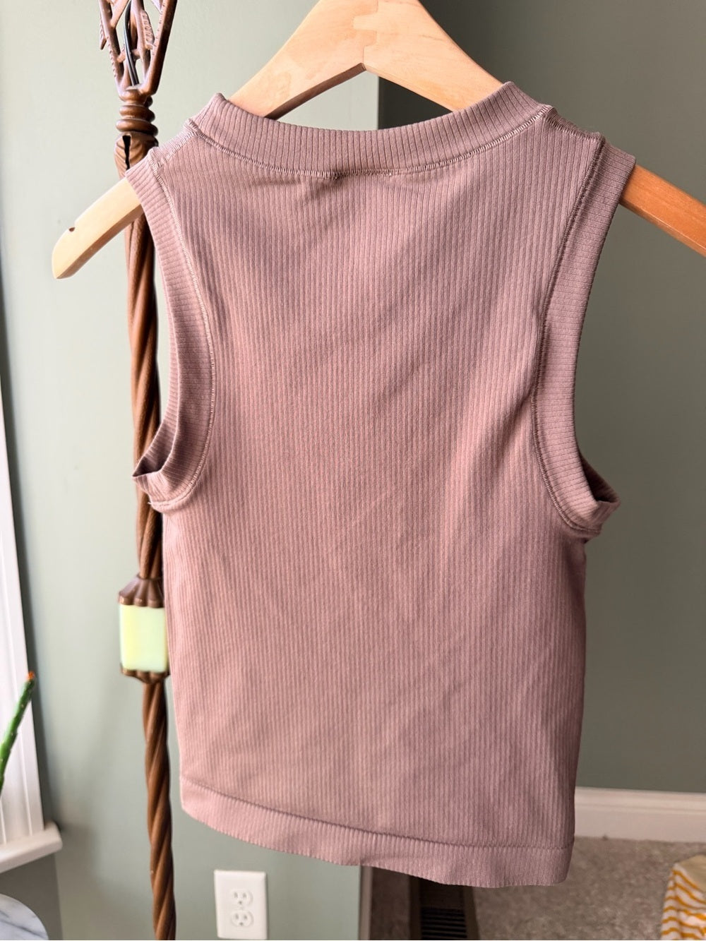 GT-0115 Athleta Ribbed High Neck Tank XS Brown Stretch Seamless Fitted
