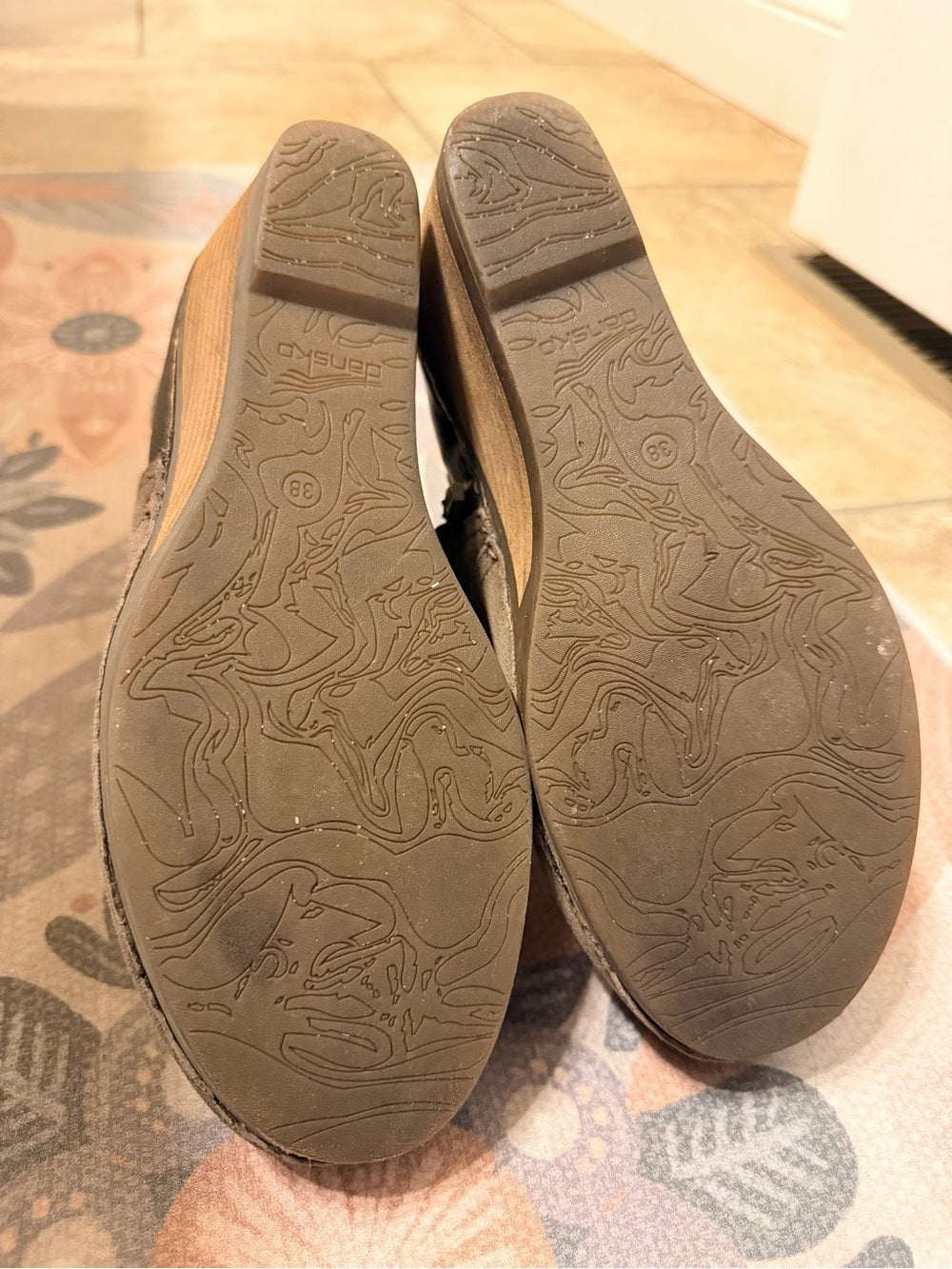 Dansko Taupe Suede Leather Wedge Booties 38 Side Zip Cutout Ankle Boots
