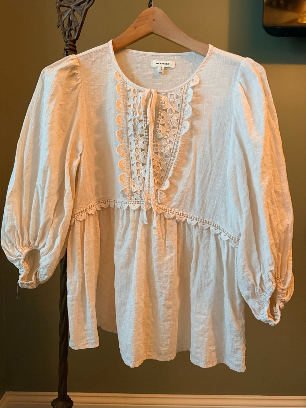 GT-0037 Max Studio White Crochet Lace Boho Peasant Blouse Size Small