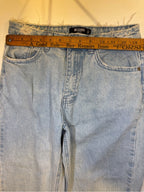GT-0138 Missguided Petite High Rise Straight Jeans US 4 Light Wash Raw Hem