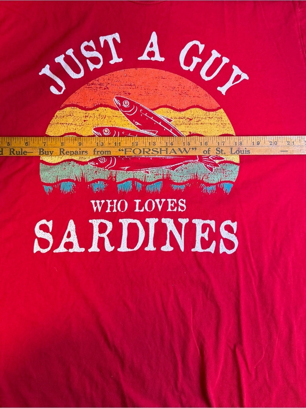 GT-0139 Just A Guy Who Loves Sardines Graphic T-Shirt XL Red Fish Foodie Tee