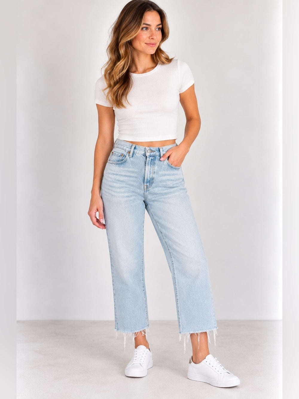 GT-0169 Levi’s 501 ’90s Light Wash Cropped Straight Leg Jeans Raw Hem
