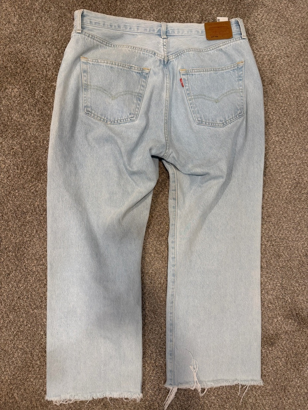 GT-0169 Levi’s 501 ’90s Light Wash Cropped Straight Leg Jeans Raw Hem