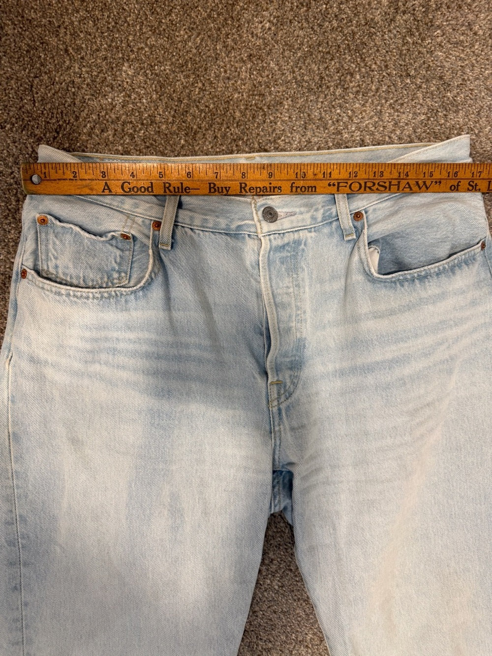 GT-0169 Levi’s 501 ’90s Light Wash Cropped Straight Leg Jeans Raw Hem