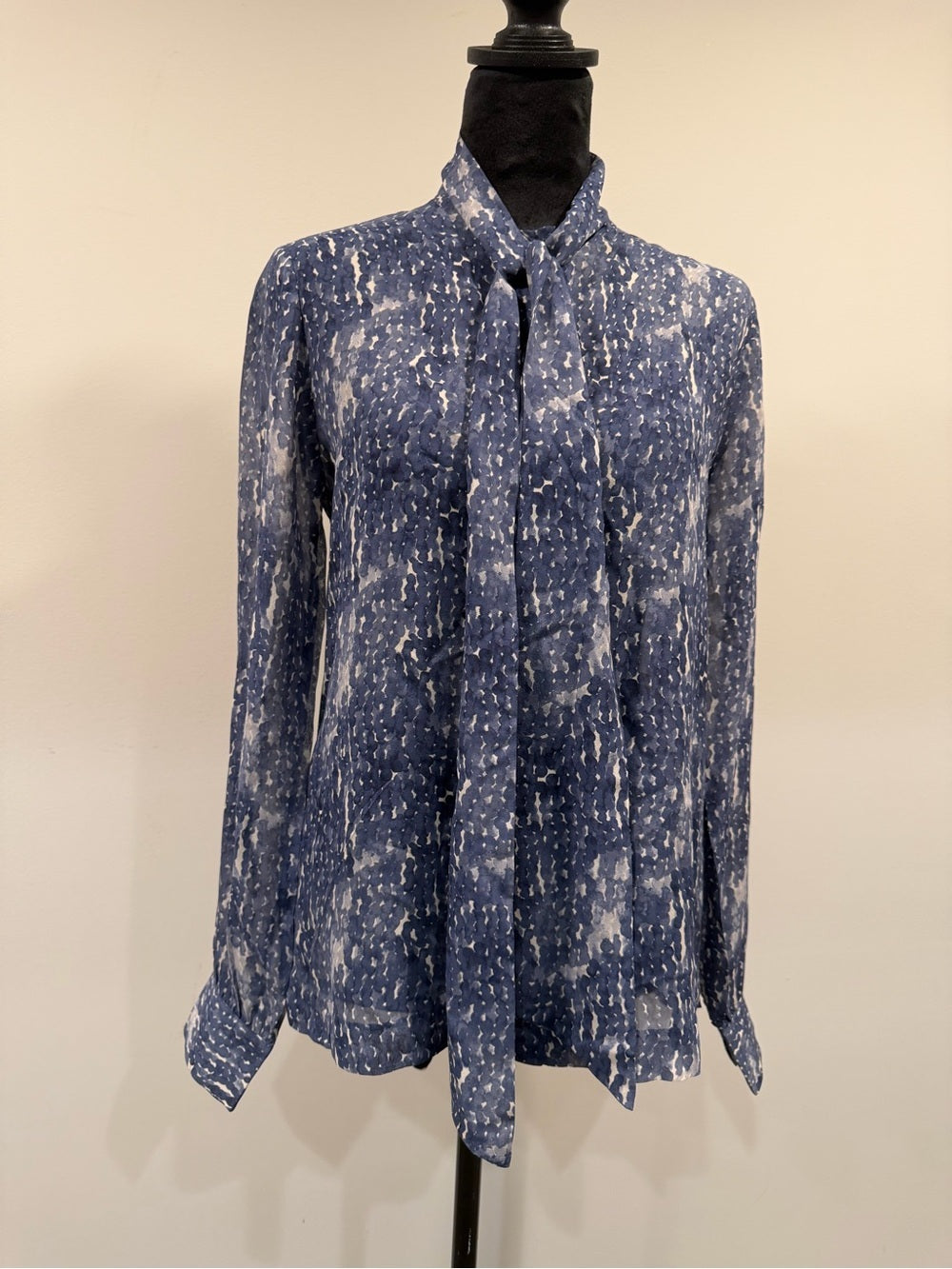 GT-0035 AG Adriano Goldschmied 100% Silk Blue Abstract Tie Neck Blouse Small