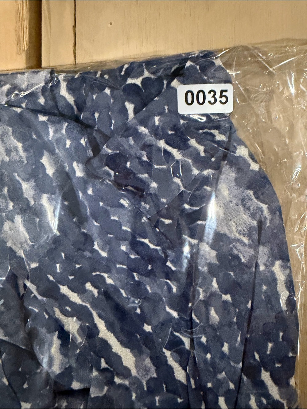 GT-0035 AG Adriano Goldschmied 100% Silk Blue Abstract Tie Neck Blouse Small