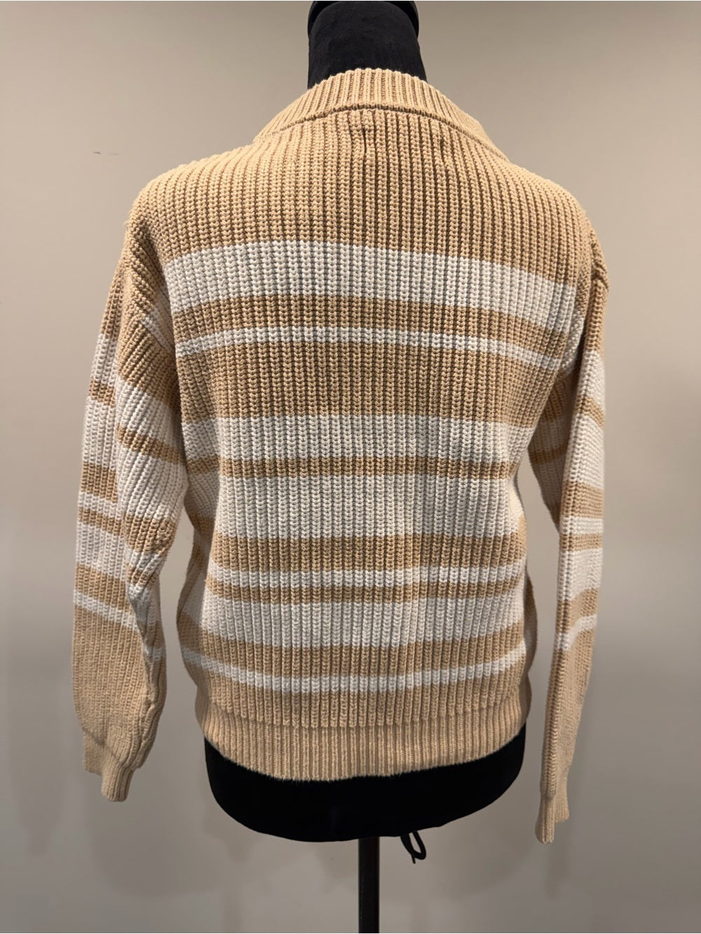 VEDA Chunky Knit Striped Sweater Tan Cream Crewneck Women’s M Coastal Cozy