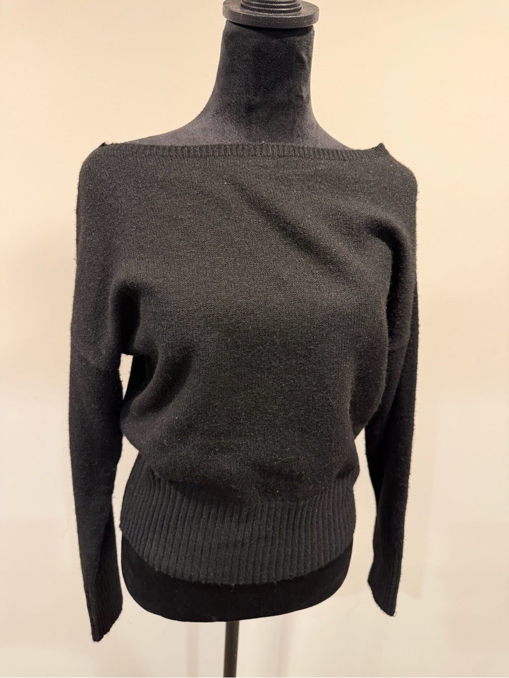 GT-0198 Montgomery Post Black Boat Neck Knit Sweater XS NWT