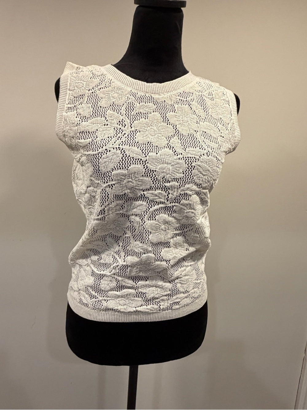MNG Mango Cream Floral Open Knit Sleeveless Sweater Top S GT-0210