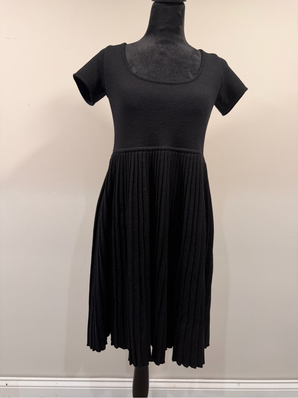 GT-0236 Forum Tufi Duek Black Wool Blend Pleated Open Back Dress L