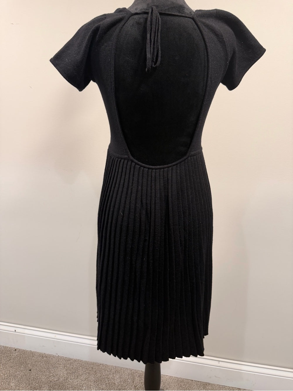 GT-0236 Forum Tufi Duek Black Wool Blend Pleated Open Back Dress L