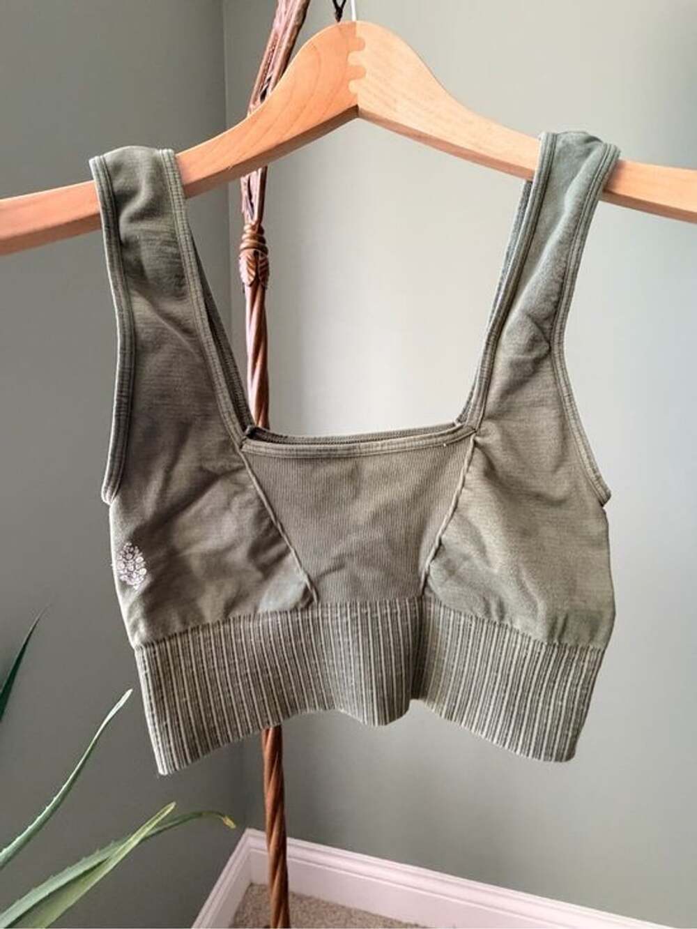 0029-Free People Movement Olive Green Seamless Bra & Leggings Set
