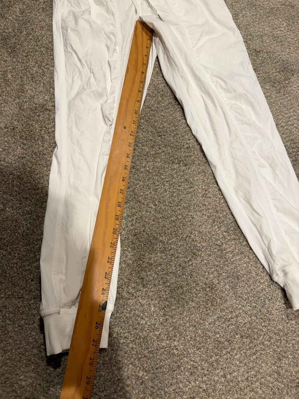 GT-0244 lululemon White Dance Studio Mid Rise Lined Joggers Size 6